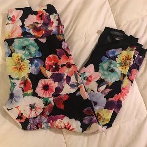 Old Navy Active Womens Capri Floral - Large